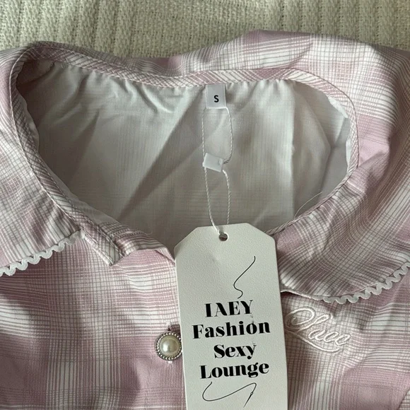 Women’s Pink Plaid Button-Front Top - Picture 5 of 6